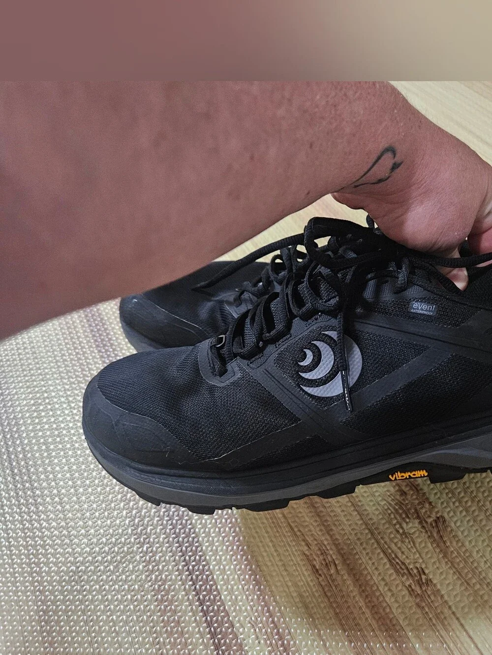 Topo Athletic Terraventure 4 WP Men's Trail Shoes Black/Charcoal Size 11.5 US